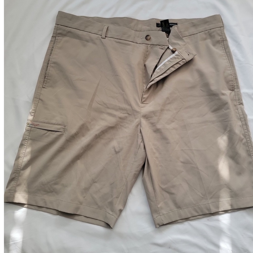 Greg Norman Mens Protek Golf Shorts Tan Khaki Stretch Shark Logo Size‎ 40